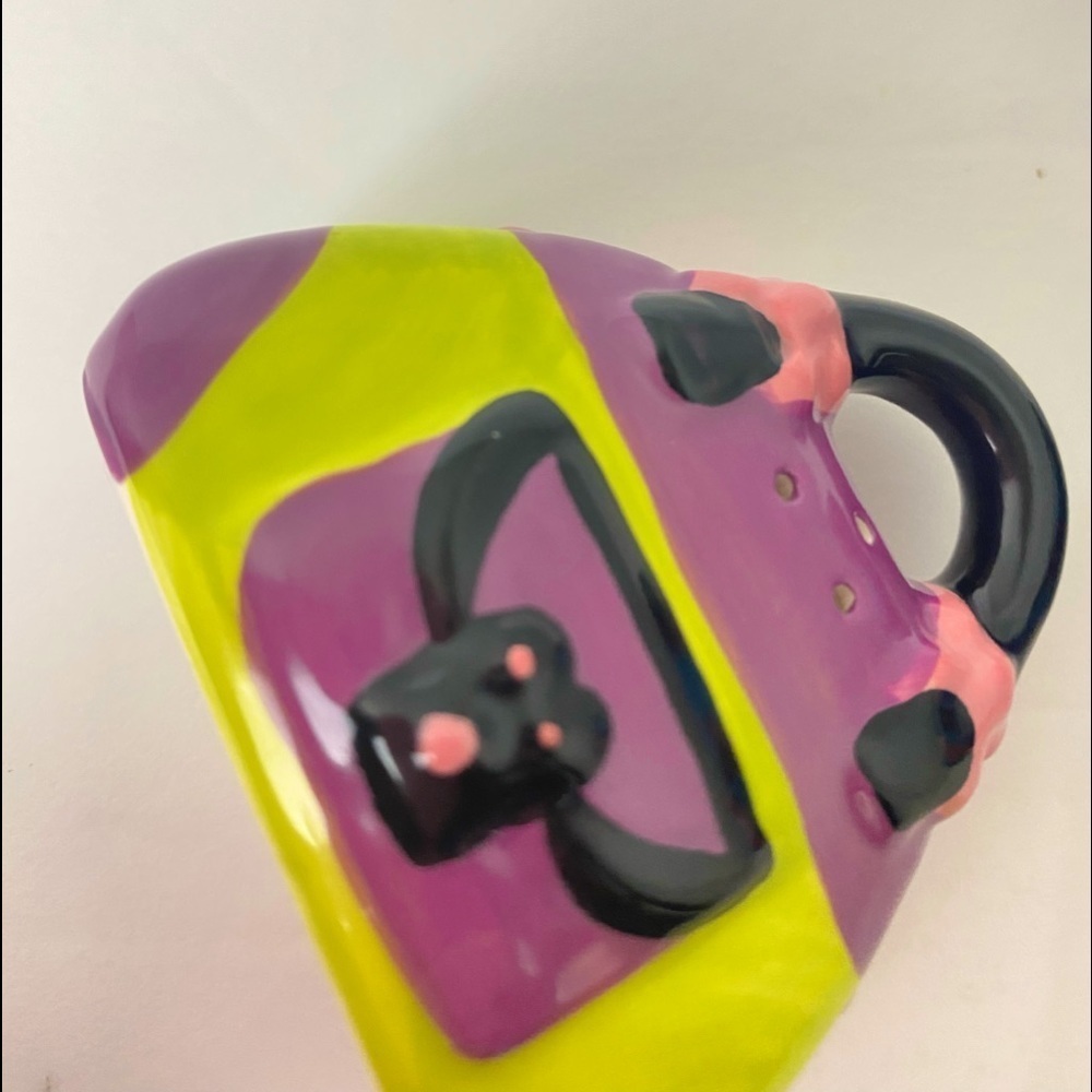 Vintage & Collectible Ceramic Purse Serving Salt & Pepper Shakers. Multi Colors. - Picture 8 of 9